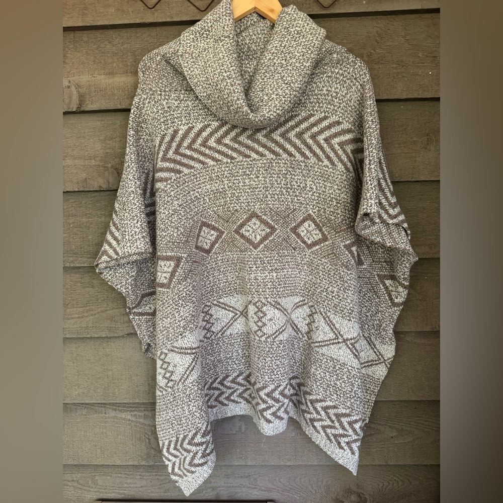 Women’s western sweater poncho